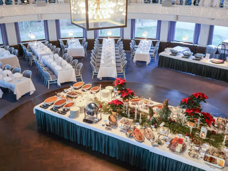 Pyöreän Salin joululounas – Hilton Helsinki Kalastajatorppa